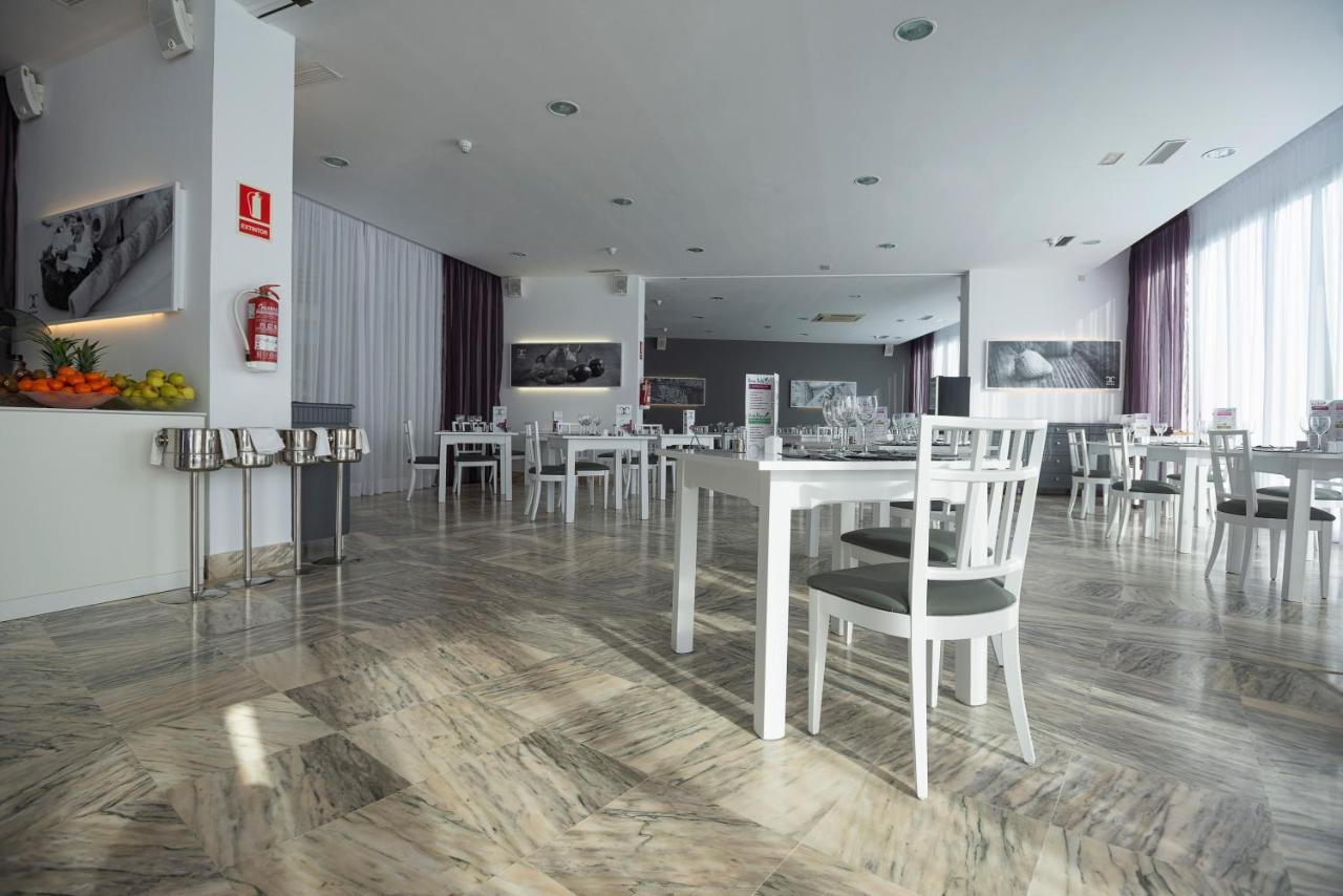 Hotel Costa Conil By Fuerte Group Conil De La Frontera Exterior photo